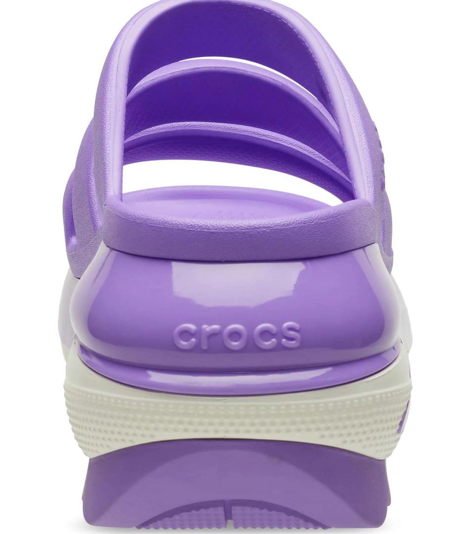 crocs メガ クラッシュ トリプル ストラップ パープル
