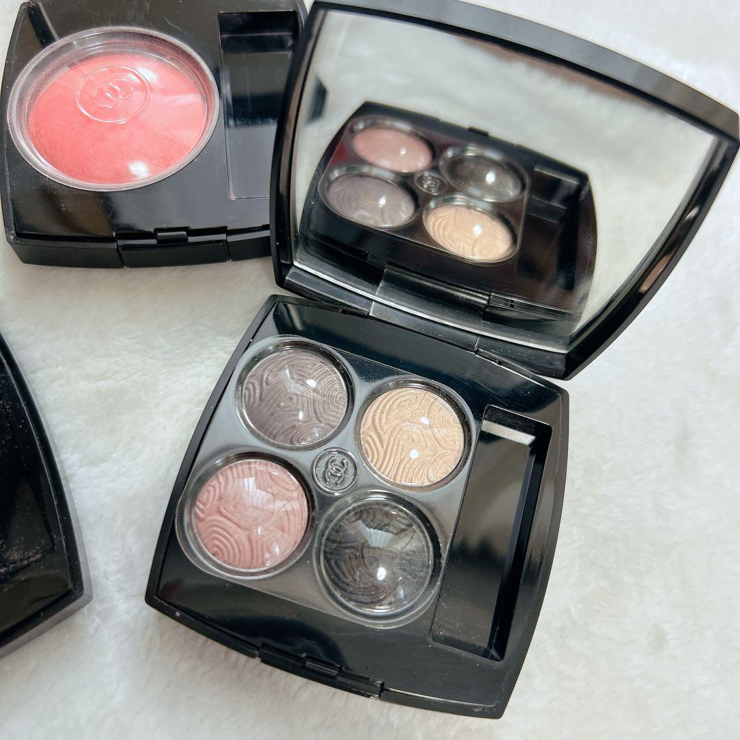 Chanel アイシャドウ、チーク　セット売り