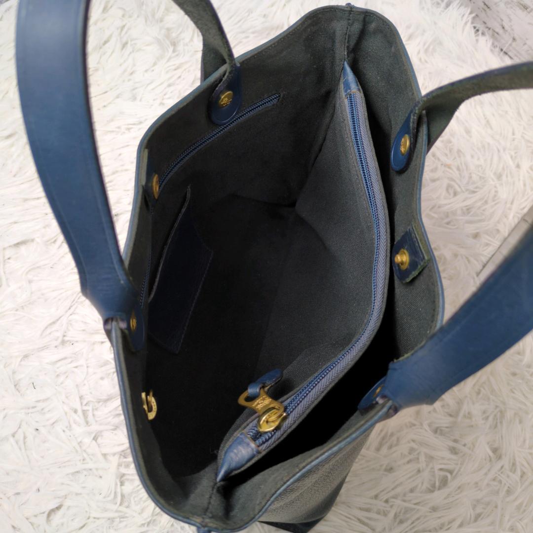 イルビゾンテ　ハンドバッグ　トートバッグ　レザー　ネイビー　ロゴ型押し