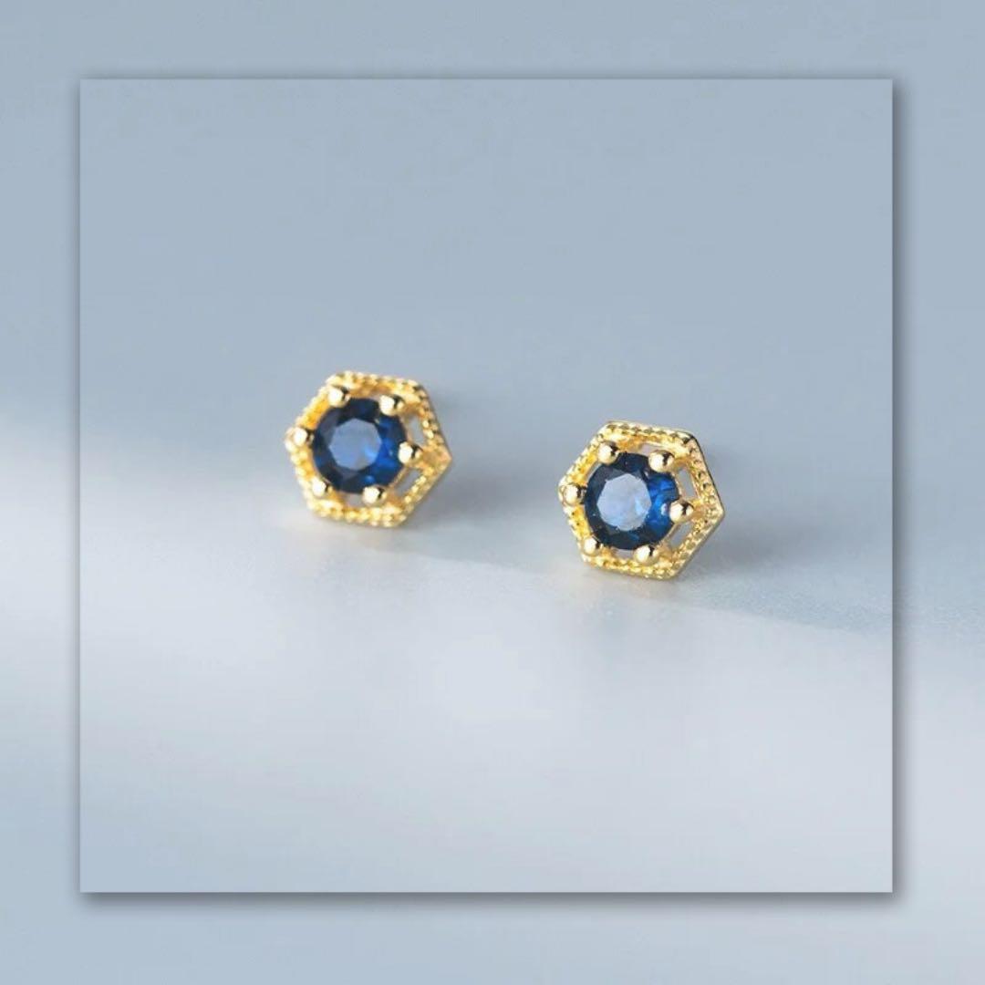 125Pe【繊細】ピアス　サファイア　六角形　ブルー　S925　K18コート