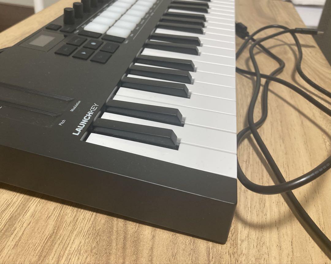 Launchkey 37鍵 MIDIキーボード