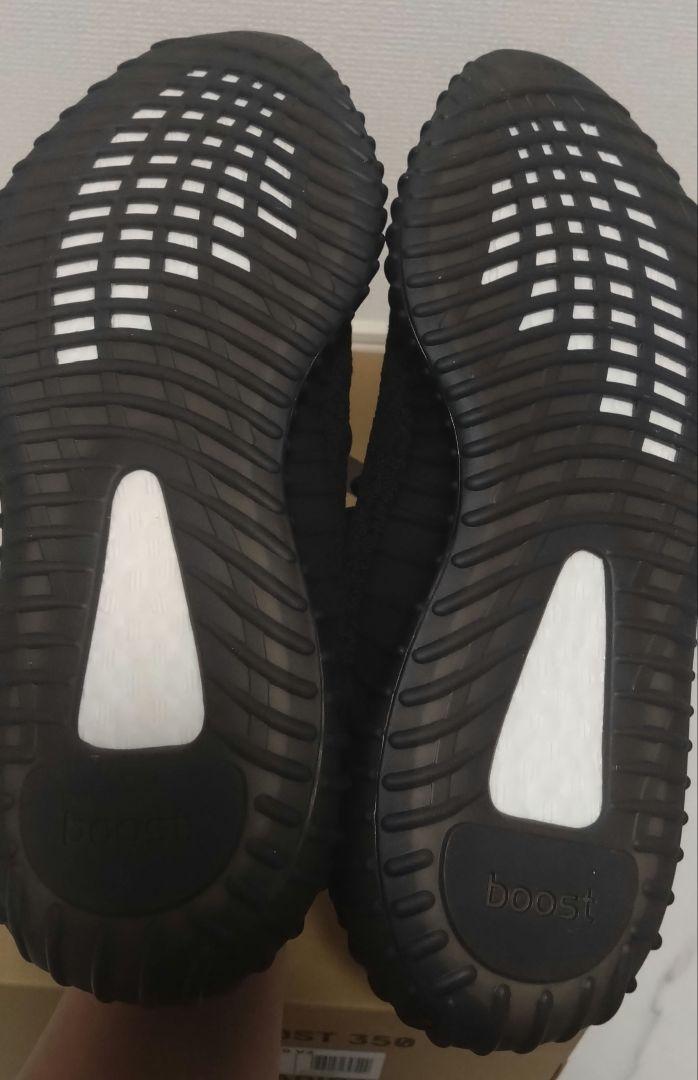 Yeezy Boost 350 V2 ブラック/レッド bred
