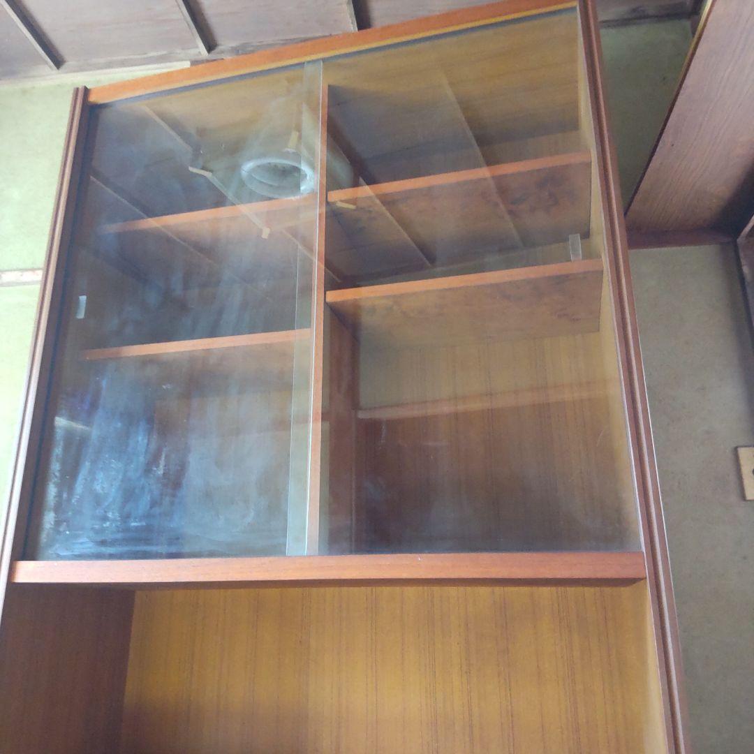 引き出し付き本棚