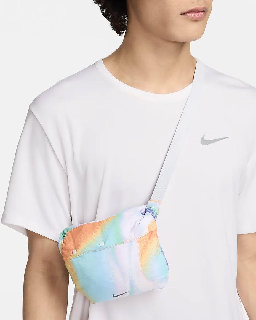 NIKE レペル UV 総柄　ウインドランナー　　ランニングジャケット ナイキ