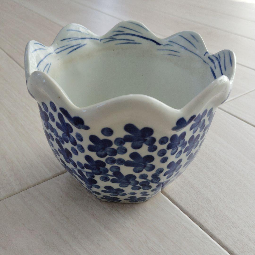 青と白の花柄 陶器製お猪口5.5cm6cmD 青と白の花柄 波型陶器鉢 - メルカリ