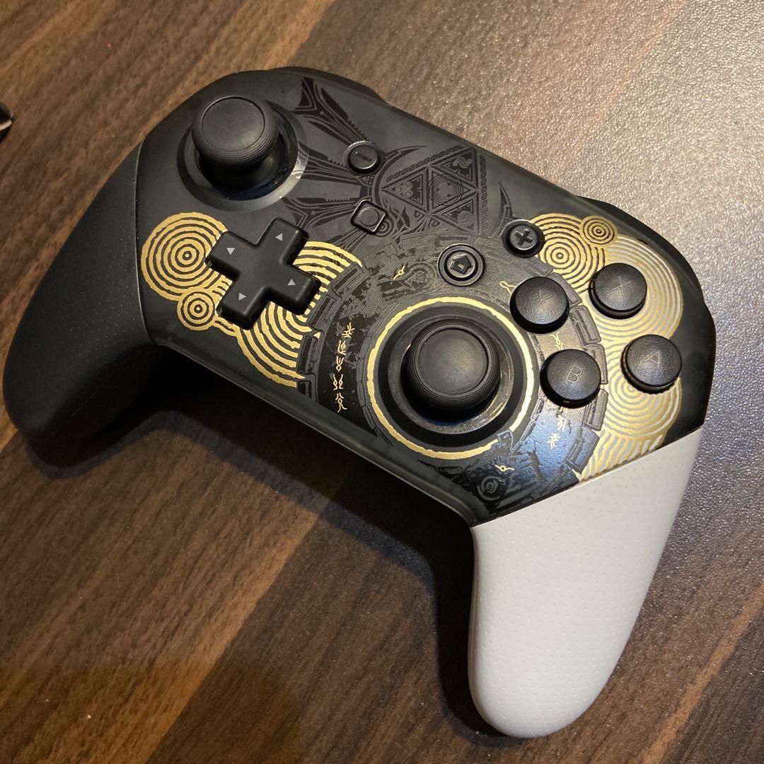 【中古】ニンテンドースイッチ　プロコントローラー　ゼルダの伝説　エディション