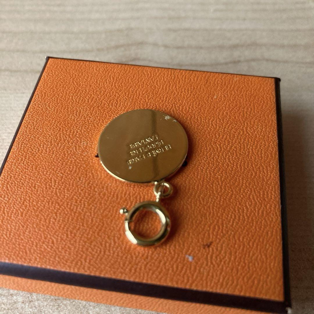 HERMES エルメス ペンダントトップ ゴールド　カラー　チャーム