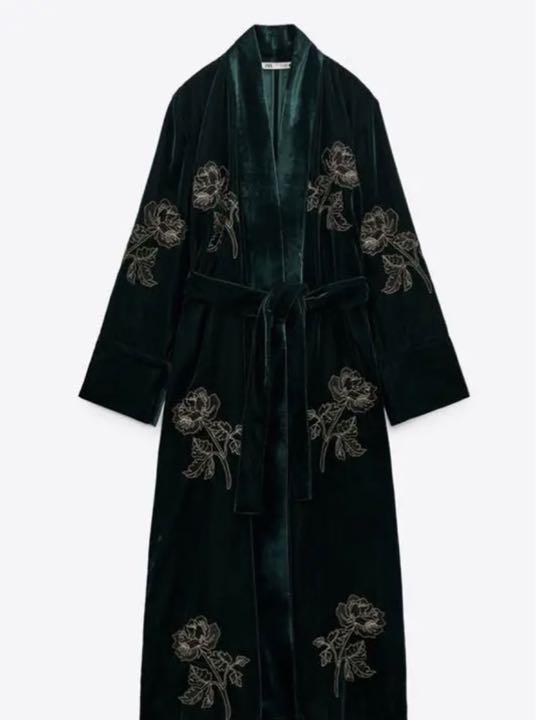 ZARA ベルベットキモノ大人気 ローズ刺繍 新品タグ付