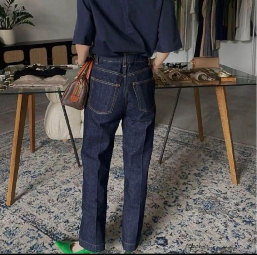 【美品】Ameri CENTER PRESS STRAIGHT DENIM 24