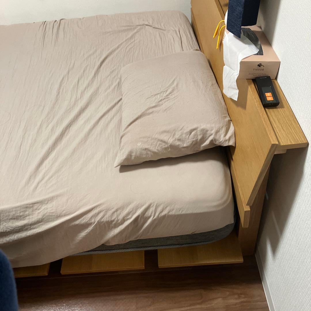 ニトリのダブルベッドとマットレス