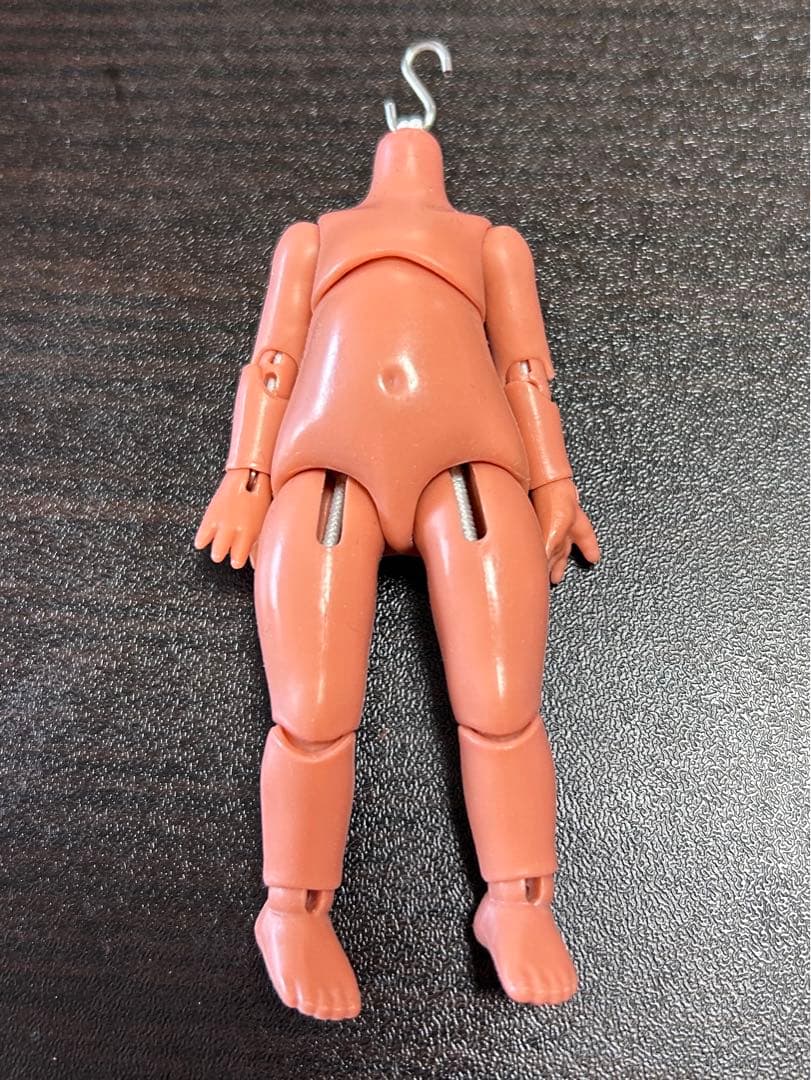 傷スレあり　antu 褐色肌　ボディのみ