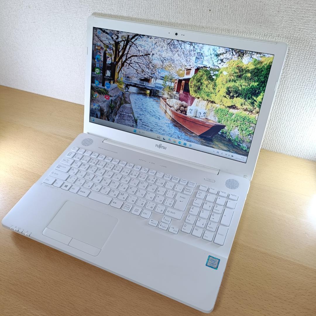 美品】Win11 Corei7 富士通 ノートパソコン 新品 SSD 16GB