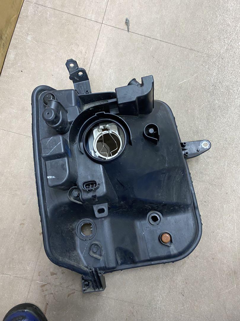 DA17V ヘッドライト左