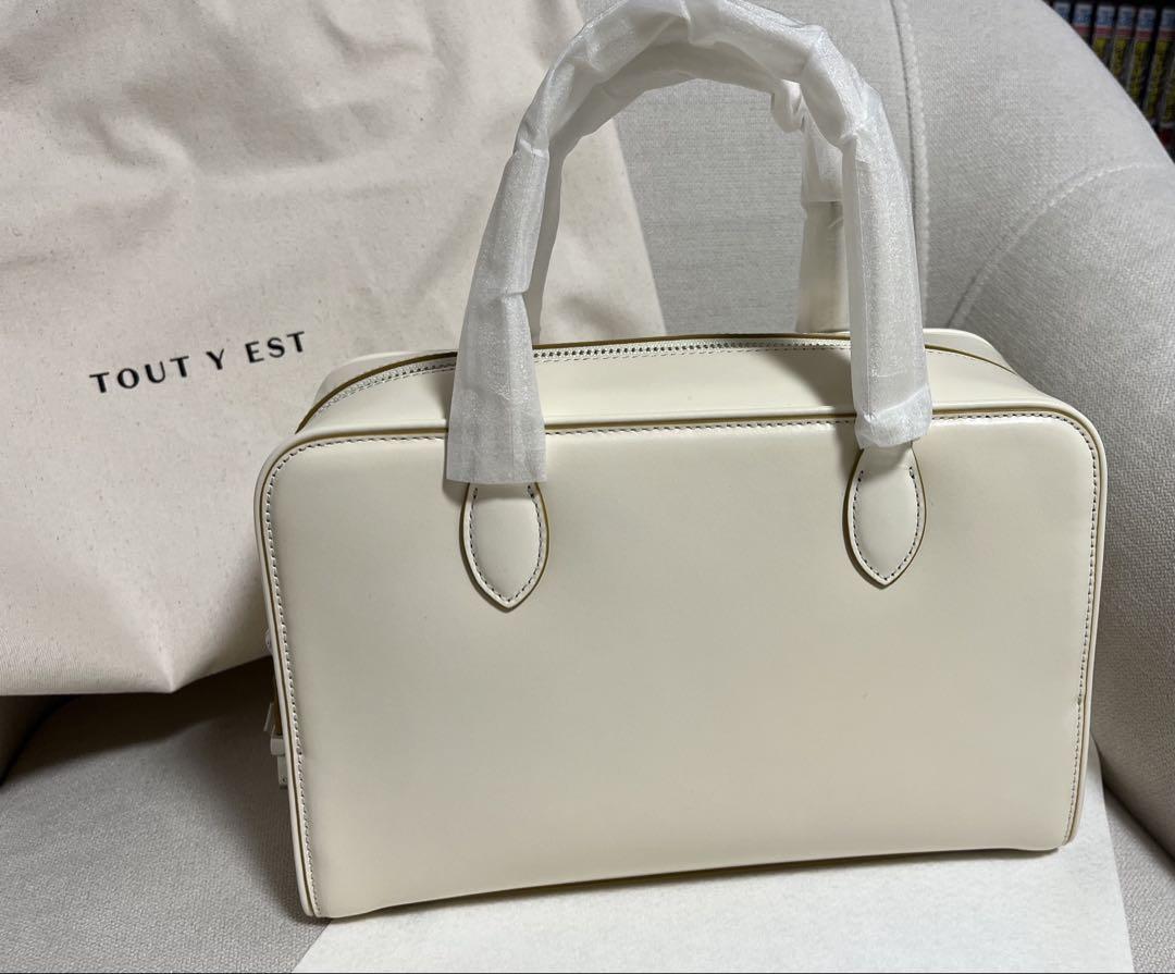 TOUT Y EST トゥティエ バック アイボリー