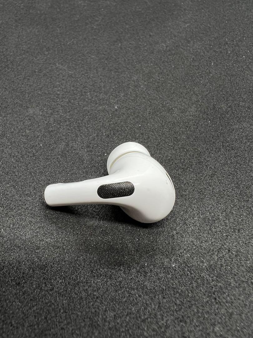 Apple  AirPods Pro 第2世代 左耳のみ （L）イヤホン109