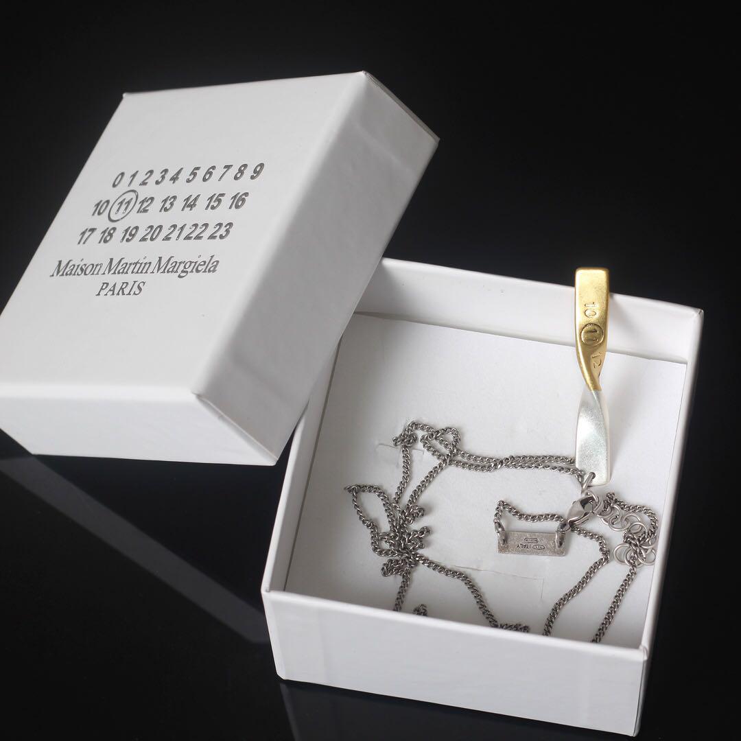 美品Maison Margiela ロゴ ツイストネックレス/シルバー Maison Margiela ロゴ ツイストネックレス シルバー