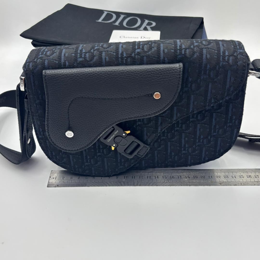 美品❤Christian Dior ✨メッセンジャーバッグ ブラック ⭐ 極美品 ✨Dior ブラック メッセンジャーバッグ - メルカリ