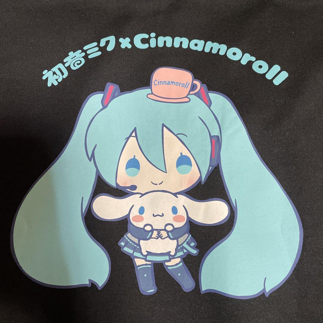 入荷nowオンラインストア M〜L 初音ミク x シナモロール 抱っこ ハーフジップ トレーナー その他