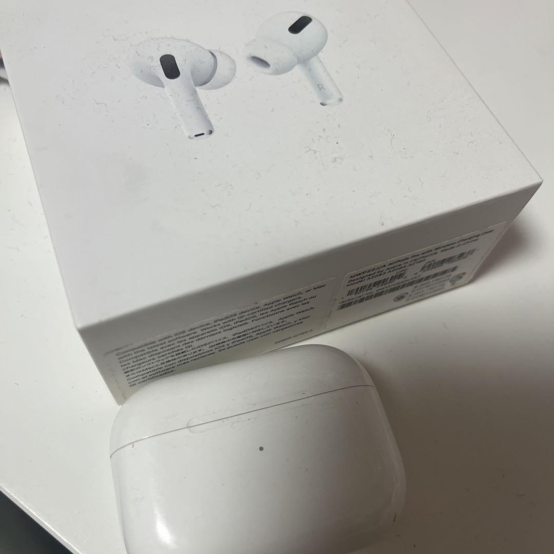 純正　AirPods Pro ワイヤレス充電ケース
