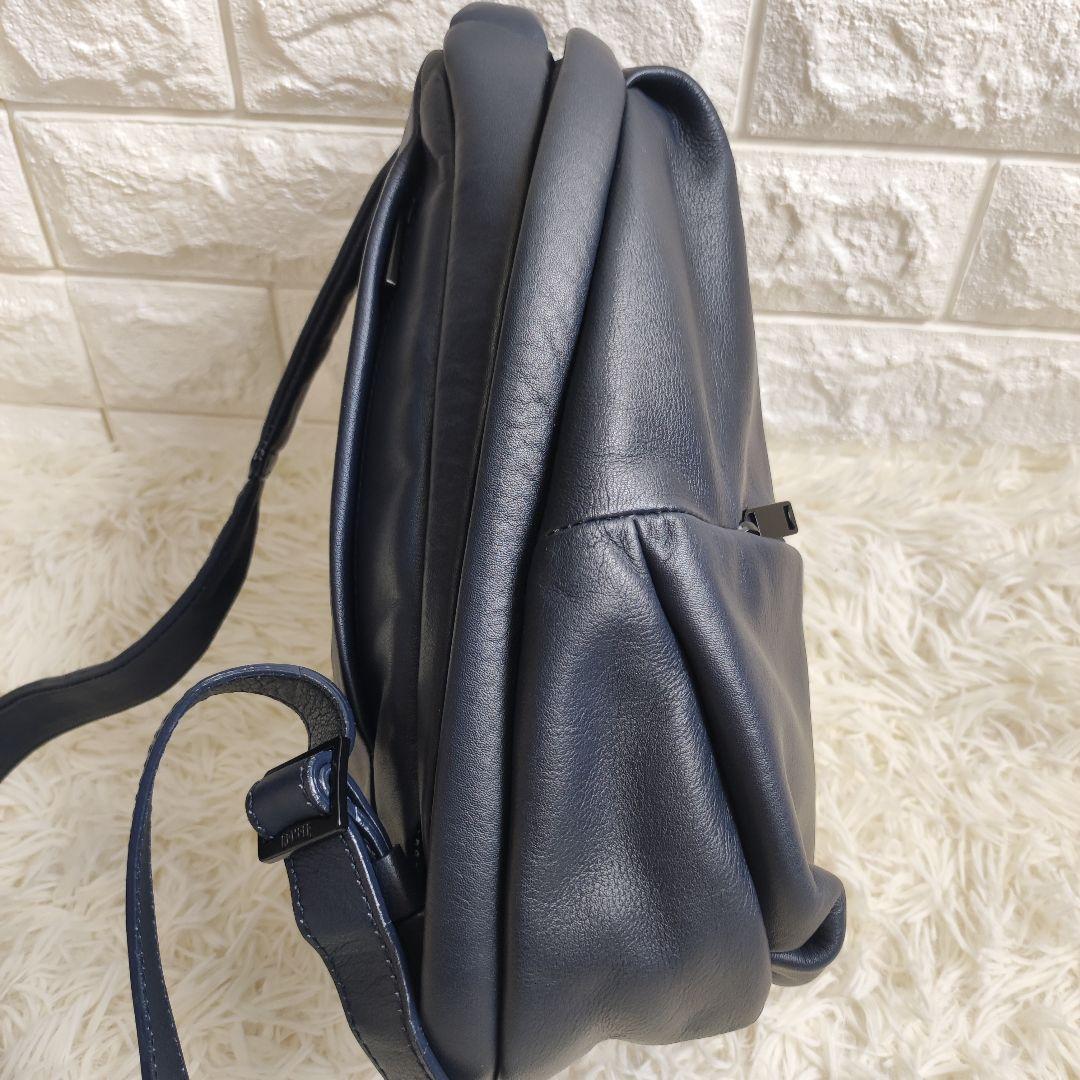 ☆美品☆CAMPER カンペール　ボディバッグ　ユニセックス　本革　濃紺 ☆美品☆CAMPER カンペール ボディバッグ ユニセックス 本革