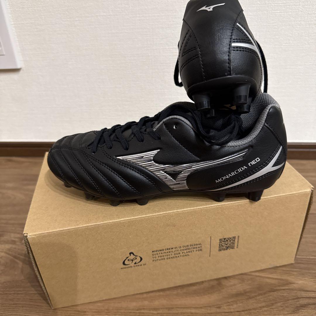 Mizuno Monarcida Neo ブラック/シルバー スパイクシューズ。