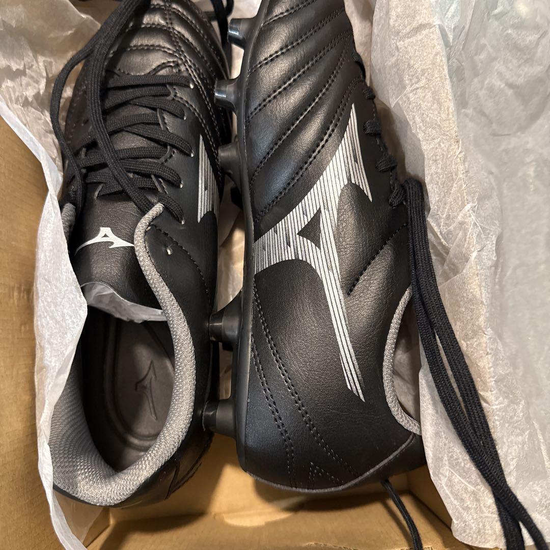Mizuno Monarcida Neo ブラック/シルバー スパイクシューズ。