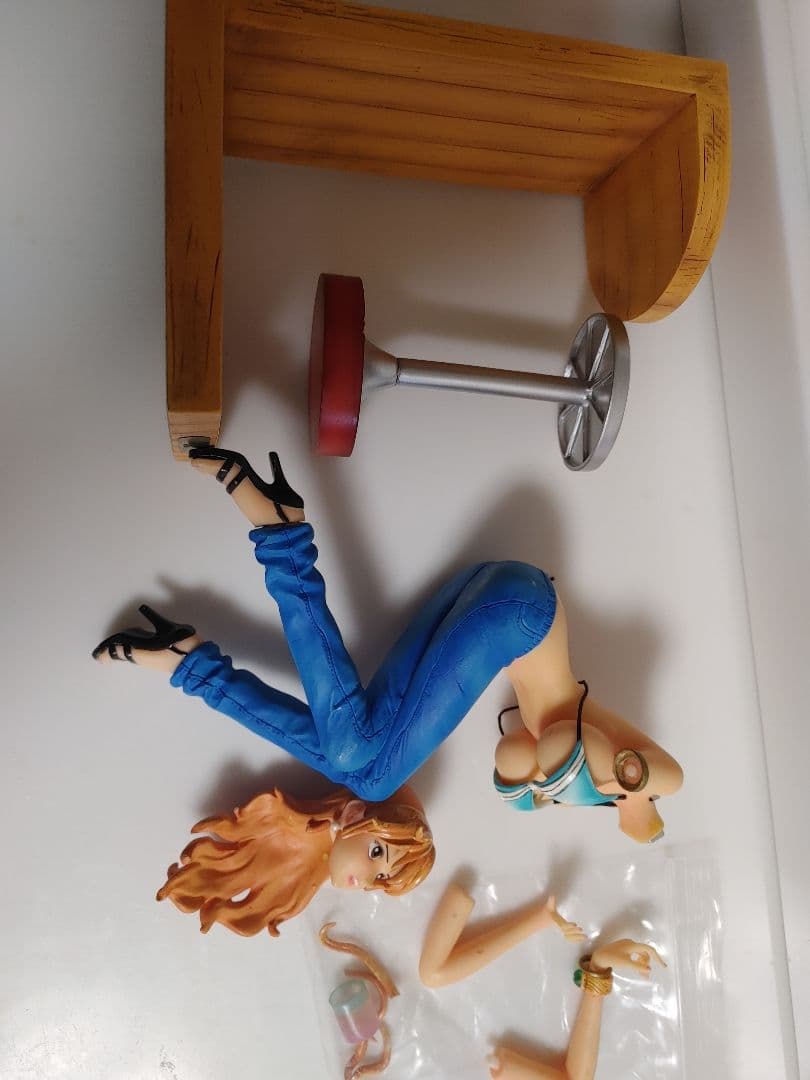 超訳有 KING工房 ワンピース ナミフィギュア 破損多数全体的に状態が悪い