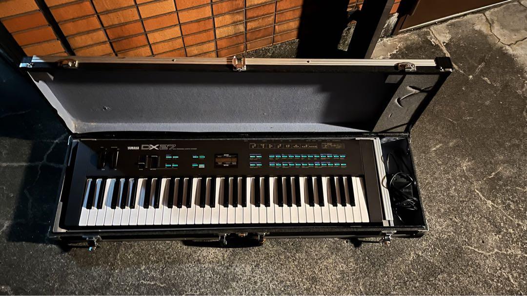 YAMAHA DX27 ヤマハ シンセサイザー　キーボード　動作品　DX100 Yamaha DX100 Synthesizer (1985) | WOLF FASCINATIONS