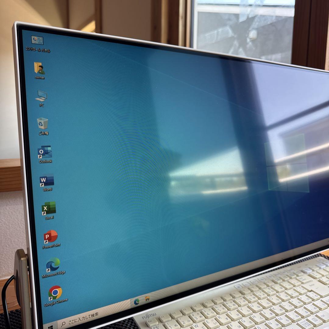 富士通　ESPRIMO FH70/B3 中古