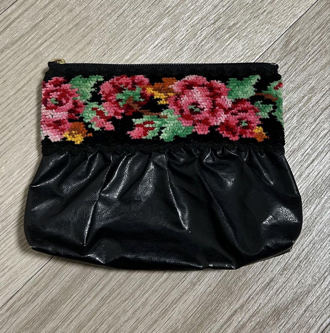 お値下げ！FELIER 花柄刺繍ポーチ 6点セット FELIER 花柄刺繍ポーチ - メルカリ