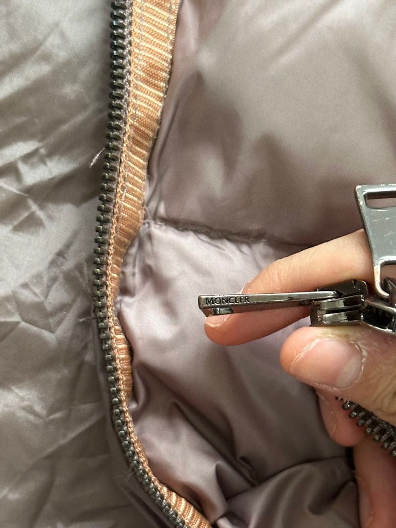 MONCLER バルベル ダウンコート ブラウン フード サイズ M MONCLER バルベル ダウンコート ブラウン フード サイズ M - メルカリ