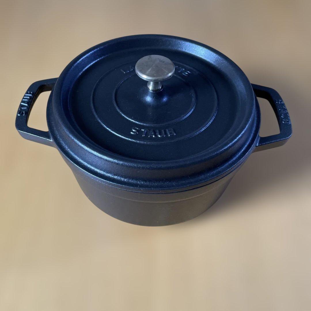 ストウブ ピコ ココットラウンド 22 cm Staub
