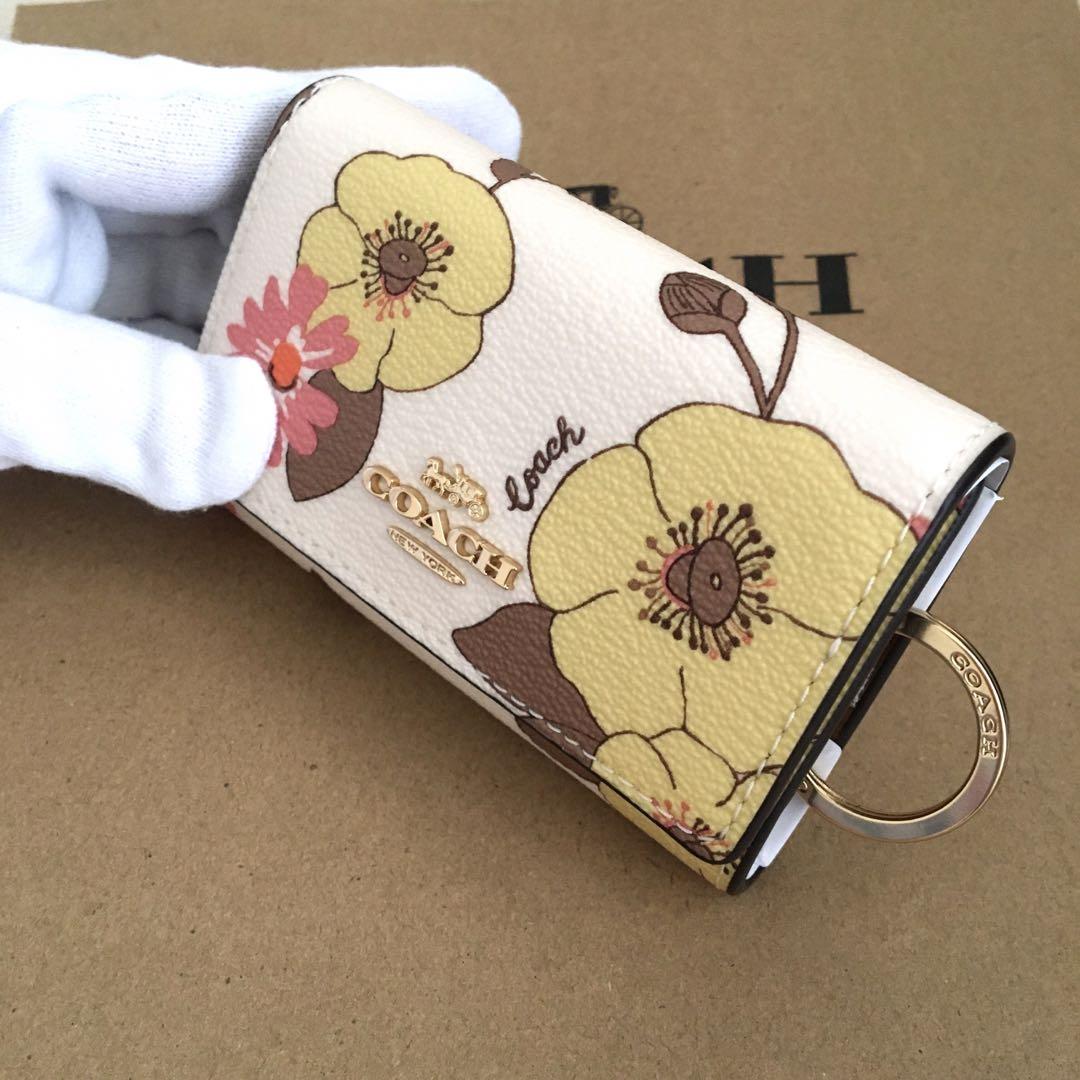 新品★COACH コーチ　定価25,300円　レザー　花柄　5連　キーケース 新品☆COACH コーチ 定価25,300円 レザー 花柄 5連 キーケース