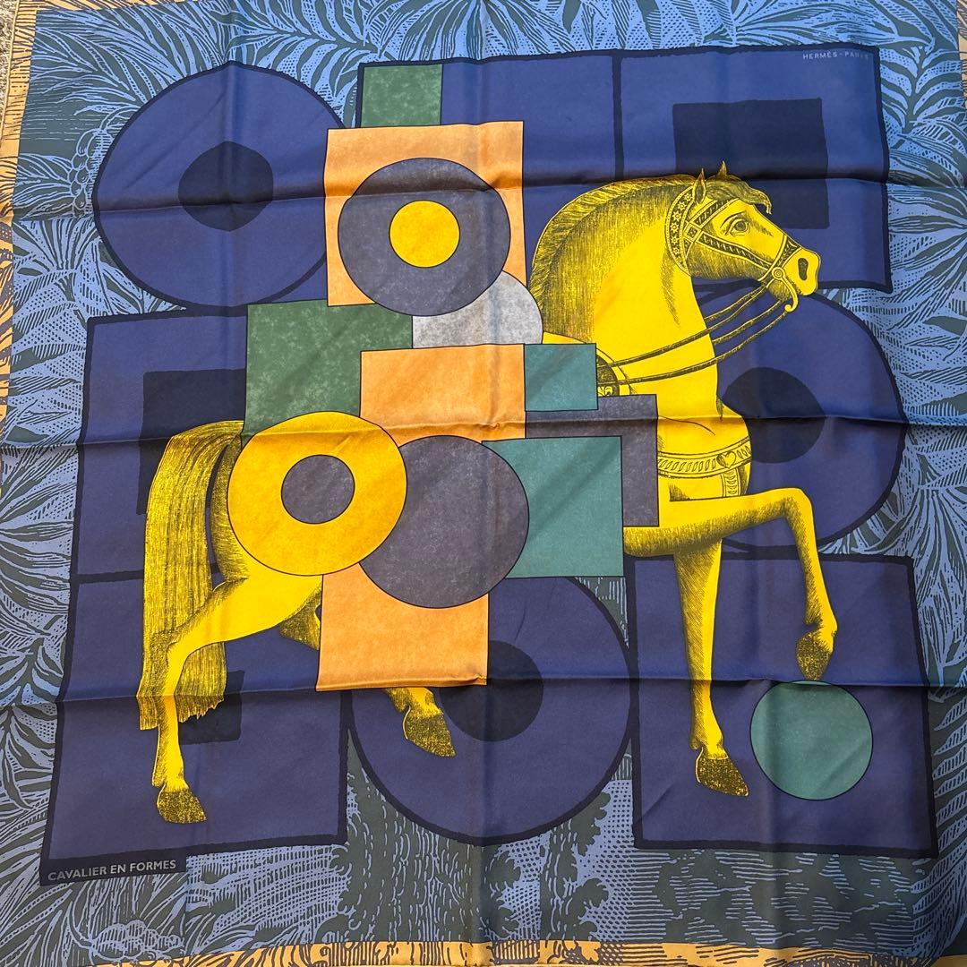 HERMES カレ　90 カヴァリエ•アン•フォルム