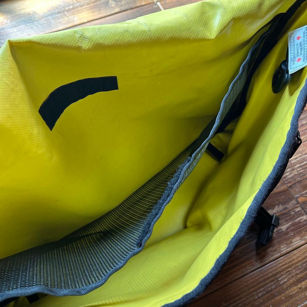 PAC DESIGNS パックデザイン メッセンジャーバッグ カナダ製 防水