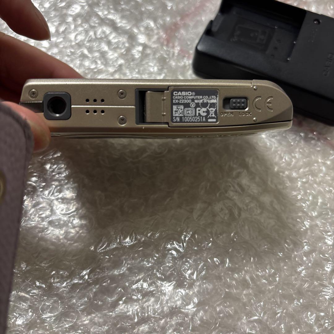 CASIO カシオ EXLIM EX-Z2300 ゴールド レトロ デジカメ