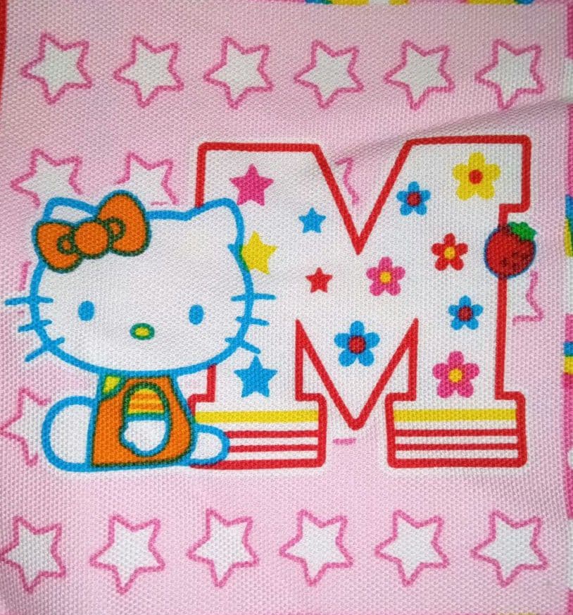 レトロ2002年 キティ 生地 ハギレ 約101x114cmぐらい レトロ2002年 キティ 生地 ハギレ 約101x114cmぐらい