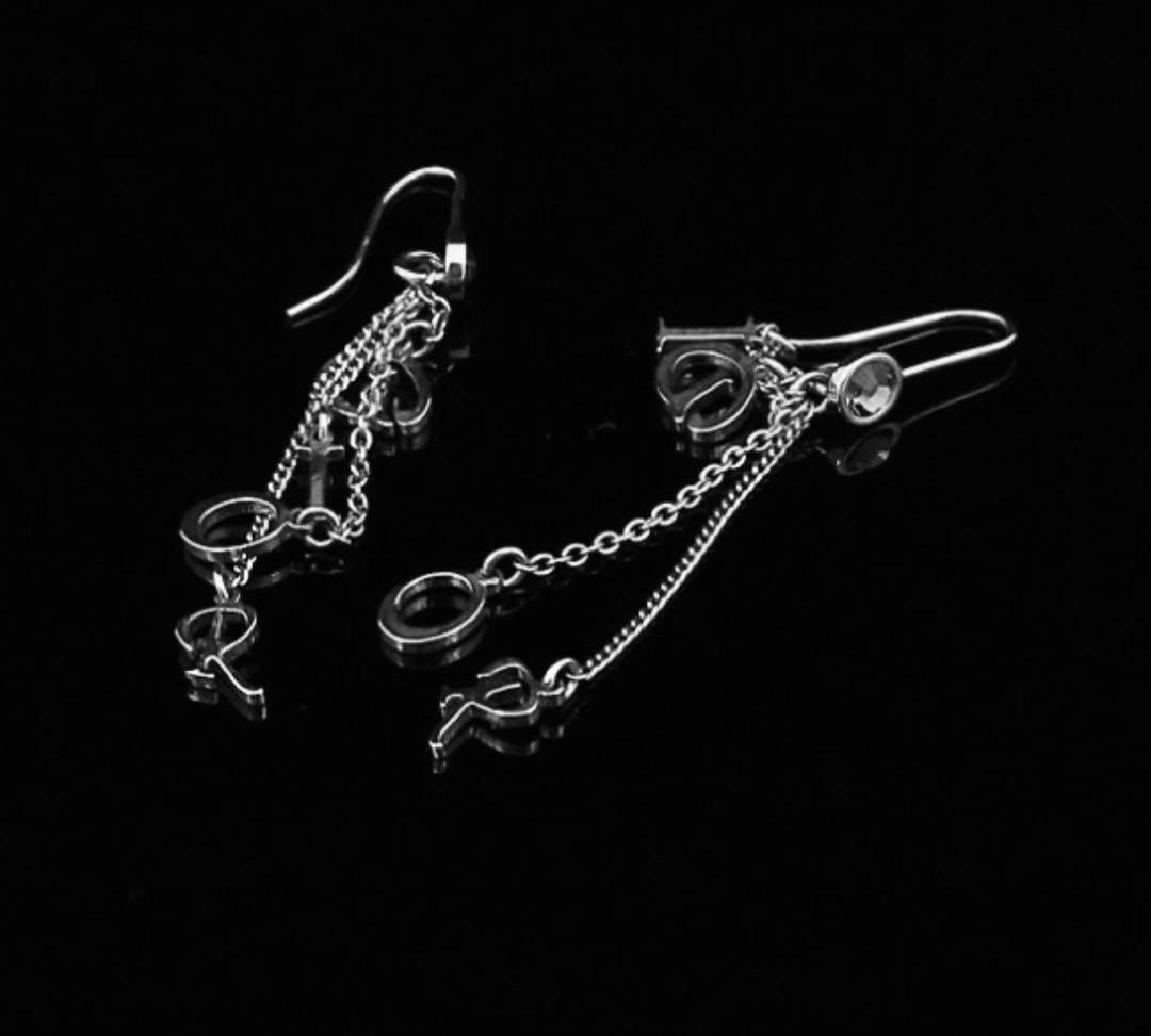 Dior クリスチャンディオールチェーンピアス Dior クリスチャンディオールチェーンピアス