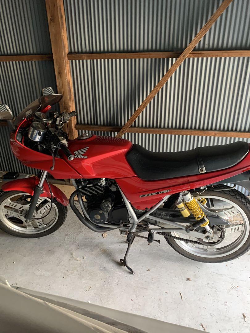 CBX 125F 画像1