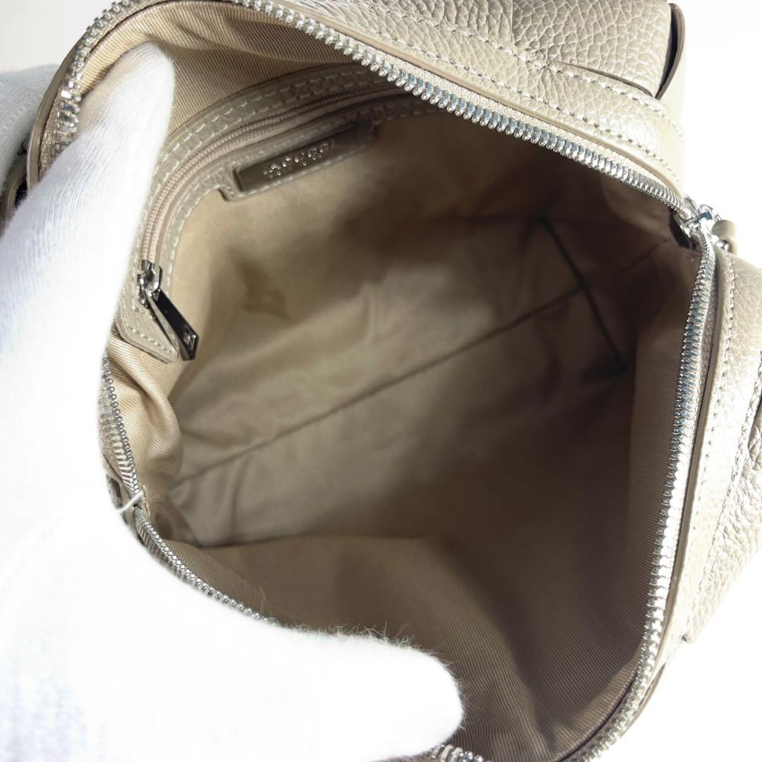 極美品 IACUCCI ベルダS ショルダーバッグ a737