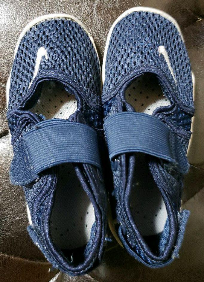 メルカリ Nike エアリフト キッズ スニーカー 4 555 中古や未使用のフリマ メルカリ Nike エアリフト キッズ スニーカー 4 555 中古や未使用のフリマ