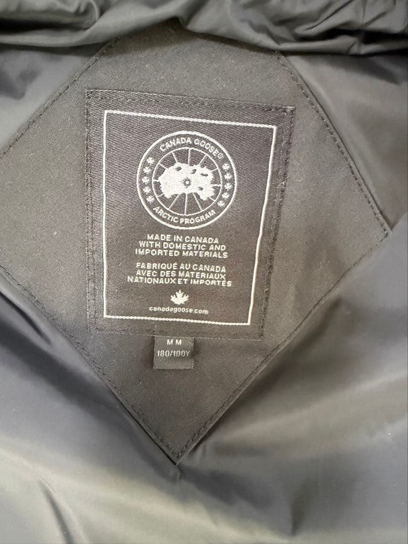 Canada Goose ブラック ダウンベスト Canada Goose ブラック ダウンベスト