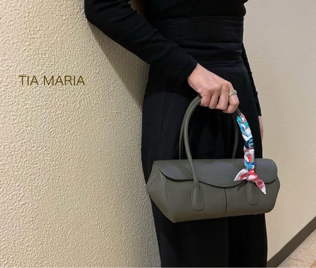 TIA MARIaピンクレザー フラップ付きハンドバッグ TIA MARIaピンクレザー フラップ付きハンドバッグ