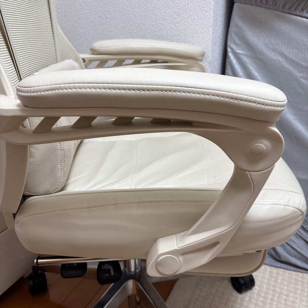 ゲーミングチェア目立った傷や汚れなし