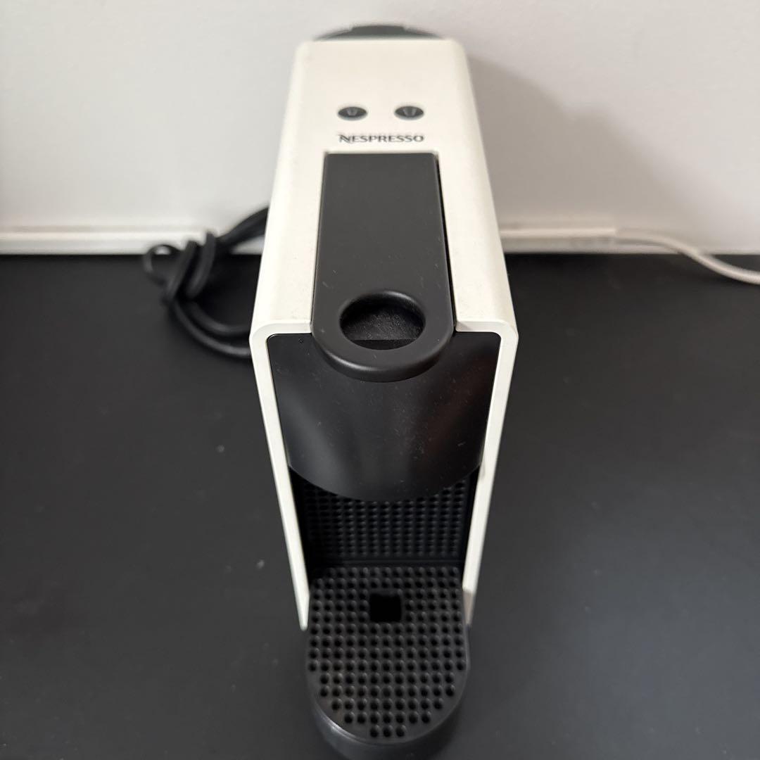 新入荷 Nespresso エスプレッソマシン ホワイト コーヒー
