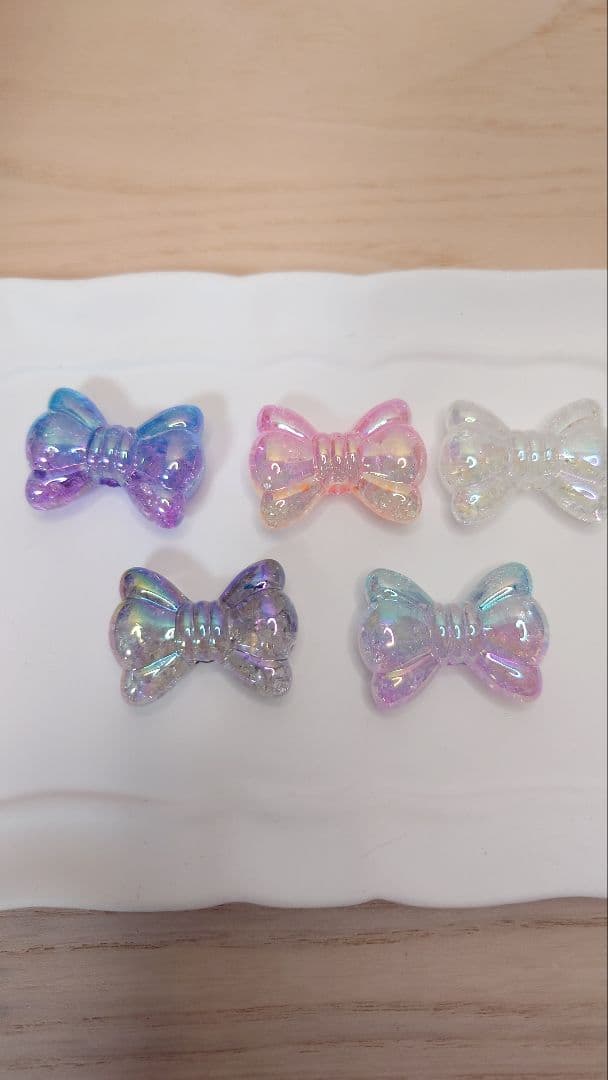 クラックのリボン型グラデーションビーズ