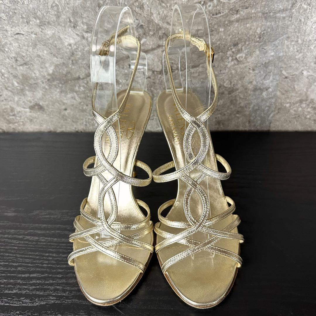 ずっと気になってた 極美品 VALENTINO ストラップサンダル シャンパンゴールド 22cm 靴