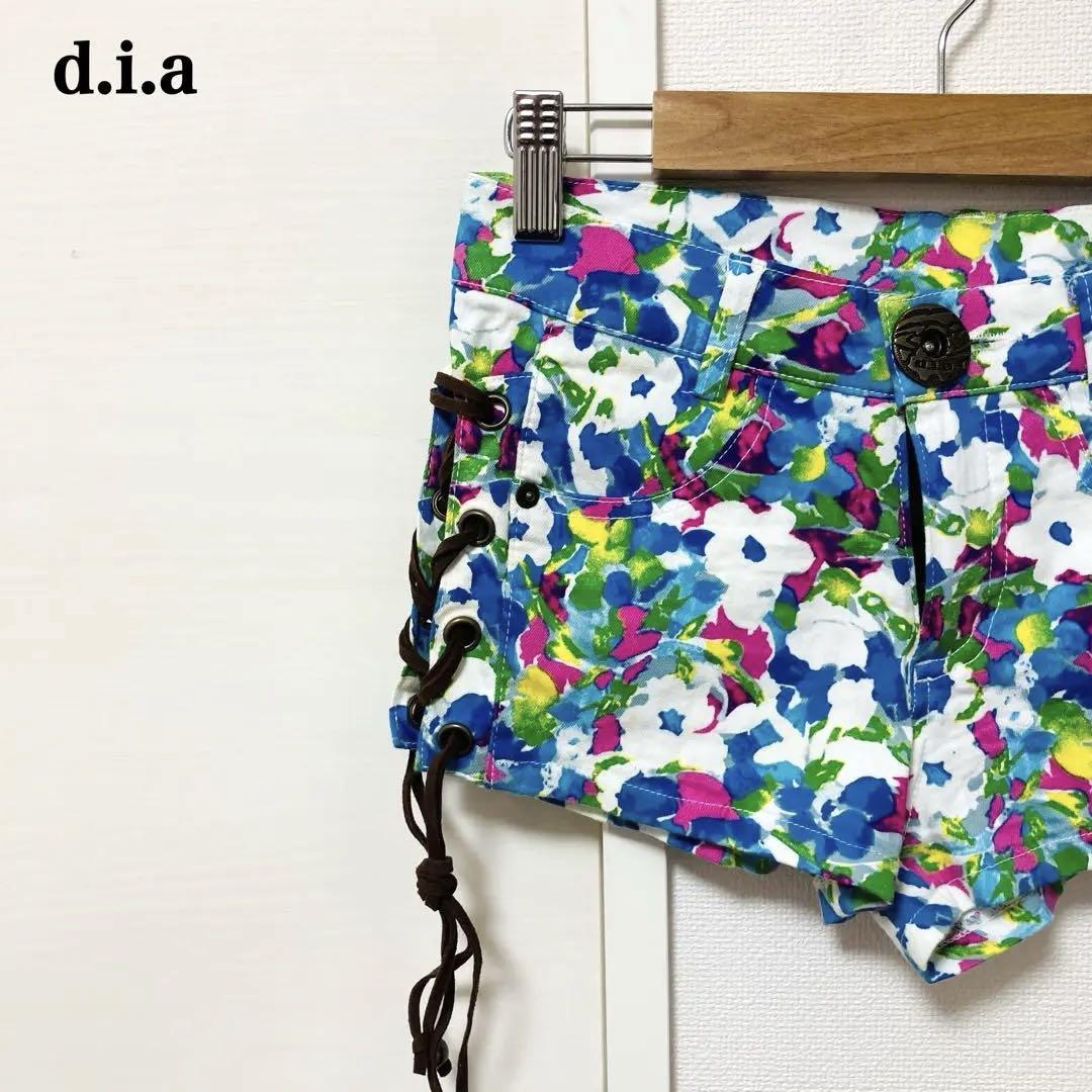 美品　ダイヤd.i.aショートパンツ　ストレッチ　花柄　y2k マルチカラー28