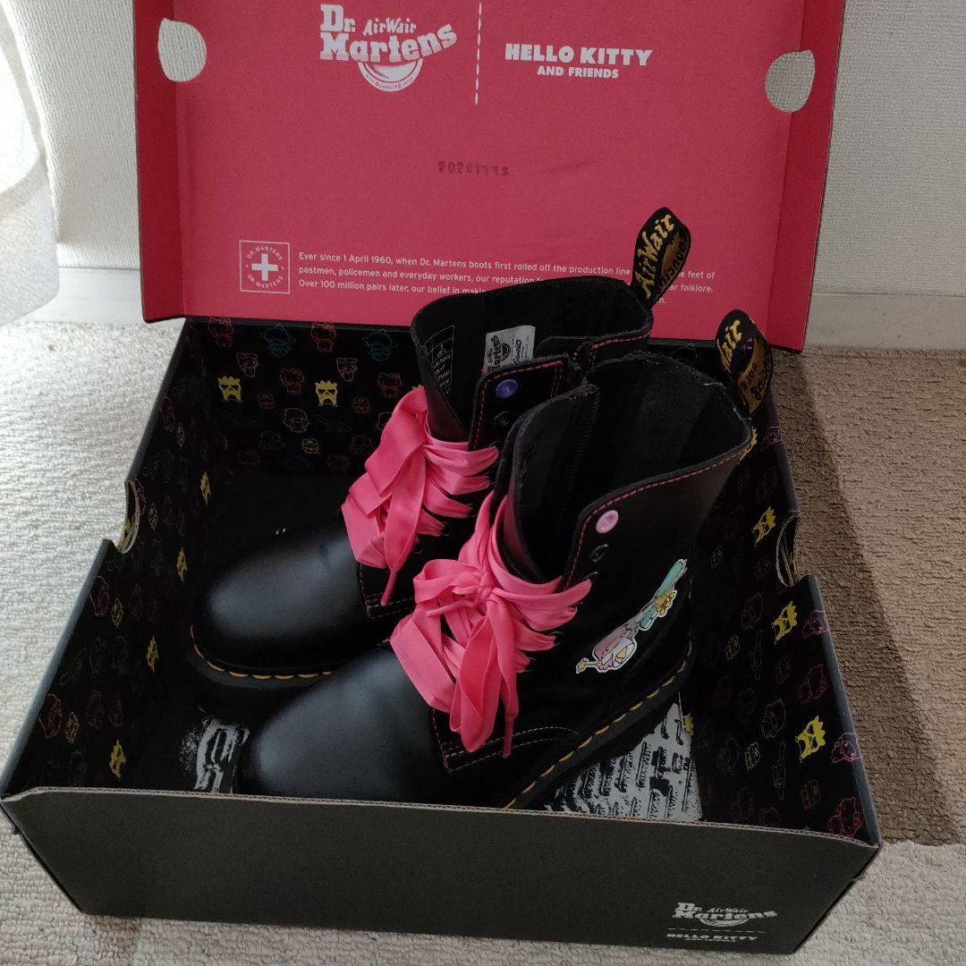Dr.Martens×HELLOKITTY　ブーツ