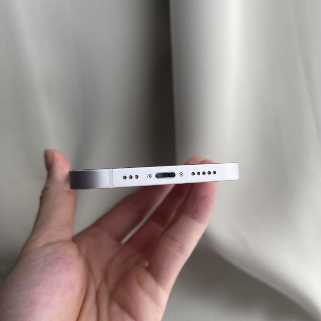 美品　apple iphone 12 ホワイト　本体